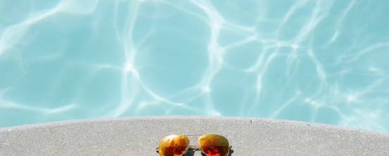 Cinco productos esenciales para el mantenimiento y la imagen de tu piscina